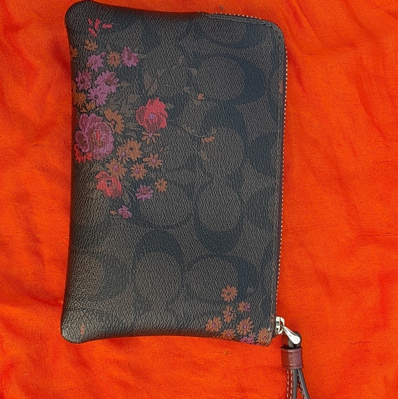 Coach purse - Picture 3 of 4